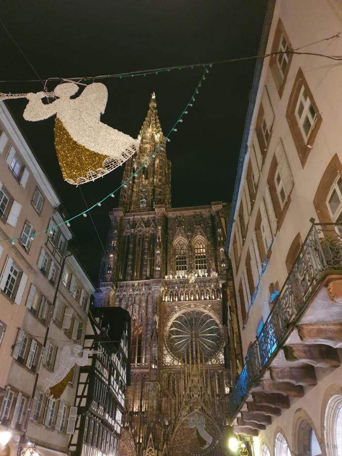 Face à la cathédrale Apartamento Estrasburgo Exterior foto
