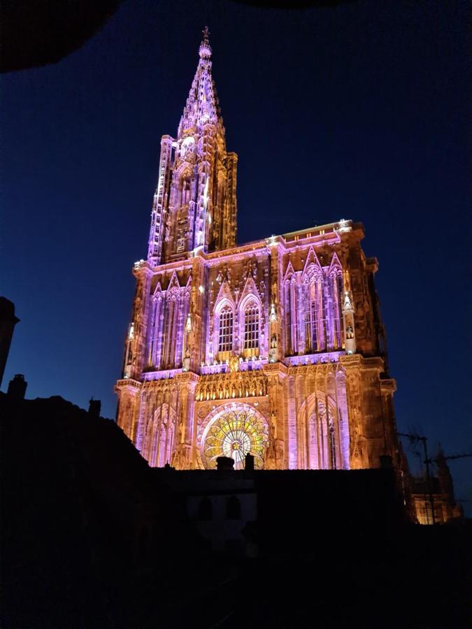 Face à la cathédrale Apartamento Estrasburgo Exterior foto
